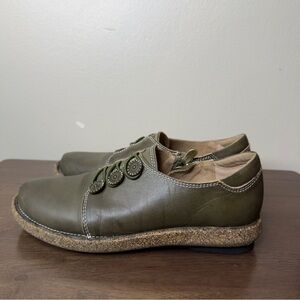 L’Artiste by Spring Step Green Leather Slip On Sneakers Sz 36